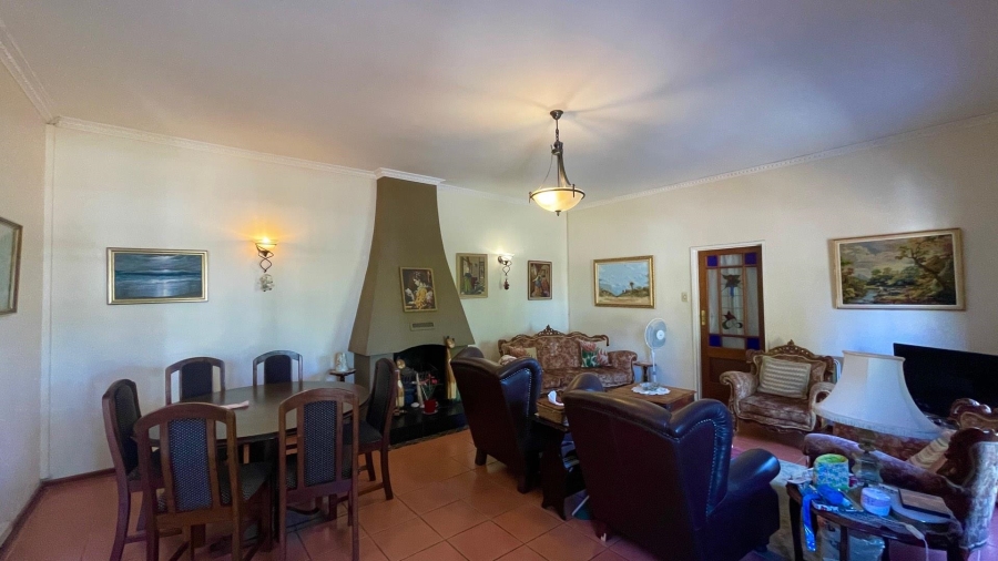 To Let 5 Bedroom Property for Rent in Durbanville Hills Western Cape